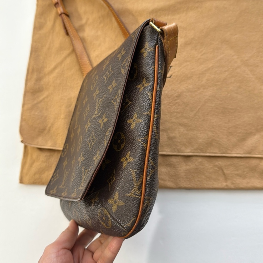 Authentic Louis Vuitton Musette Salsa shoulder Bag - Picture 12 of 16